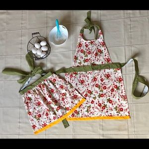 Apron set. For mother and daughter.